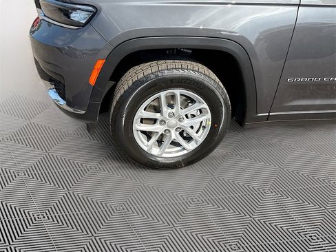 New 2025 Jeep Grand Cherokee L Laredo image 9