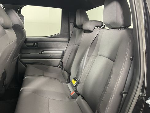 Used 2025 Toyota Tacoma SR5 AWD/4WD image 21