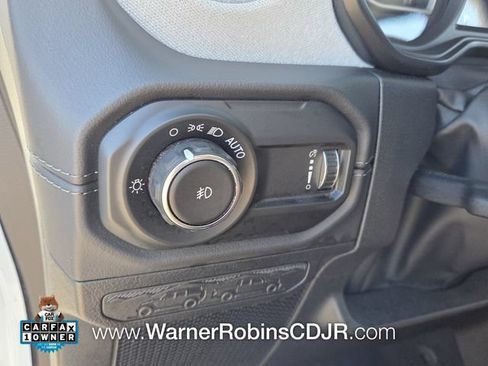 Used 2024 Jeep Wrangler Unlimited Sahara AWD/4WD image 30