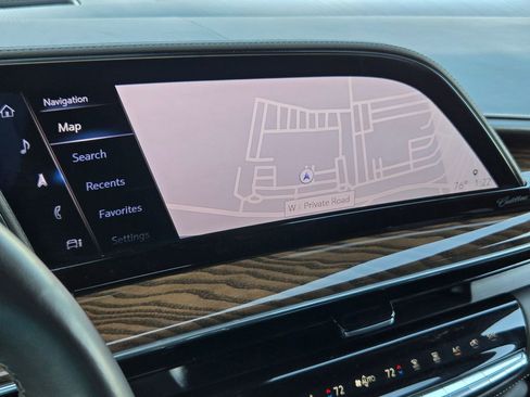 Used 2023 Cadillac Escalade Sport Platinum w/ LPO, ONYX Package image 18