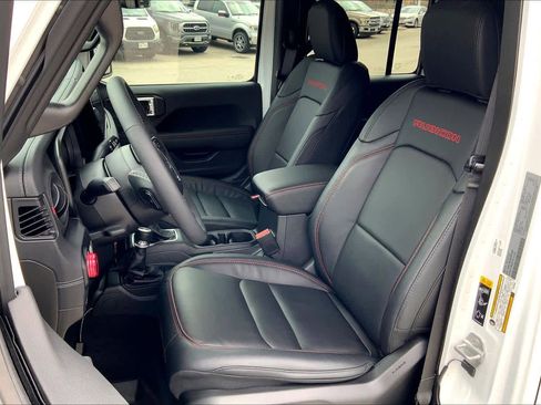 Used 2025 Jeep Gladiator Rubicon image 7