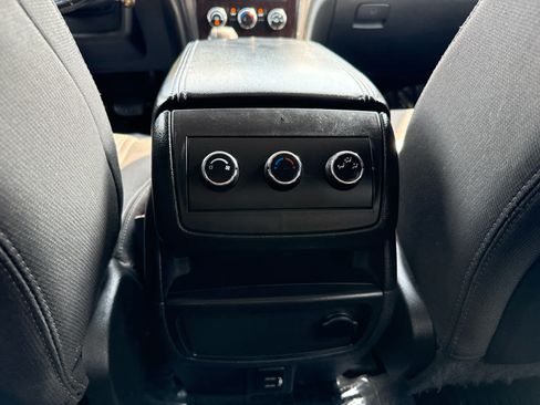 Used 2016 Chevrolet Traverse LT AWD/4WD image 16