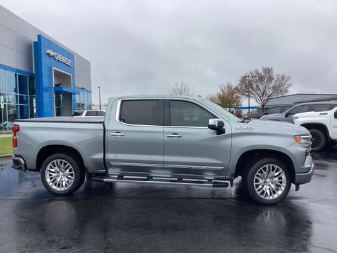 Used 2025 Chevrolet Silverado 1500 High Country w/ Z71 Off-Road Package image 7