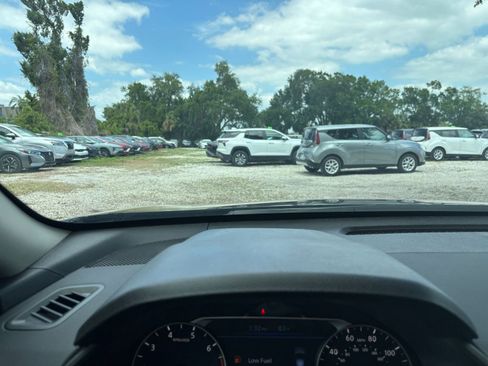 Used 2025 Nissan Altima 2.5 SV FWD image 35
