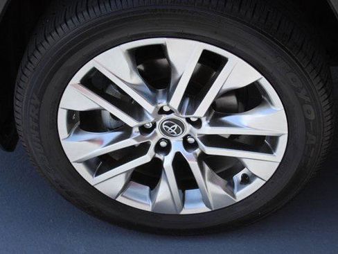 Certified 2020 Toyota RAV4 XLE Premium AWD/4WD image 30