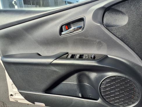 Used 2018 Toyota Prius Prime image 28