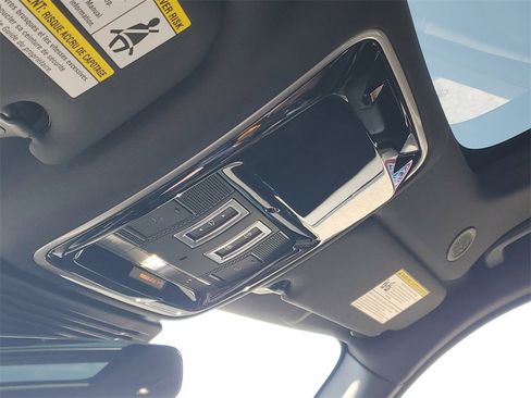 New 2026 Land Rover Range Rover Velar Dynamic SE image 25