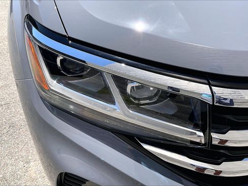 Certified 2023 Volkswagen Atlas Cross Sport SEL AWD/4WD image 27