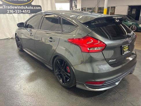 Used 2018 Ford Focus ST w/ Equipment Group 402A FWD image 5
