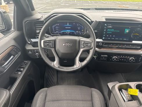 Used 2023 Chevrolet Silverado 1500 RST w/ Z71 Off-Road Package AWD/4WD image 6