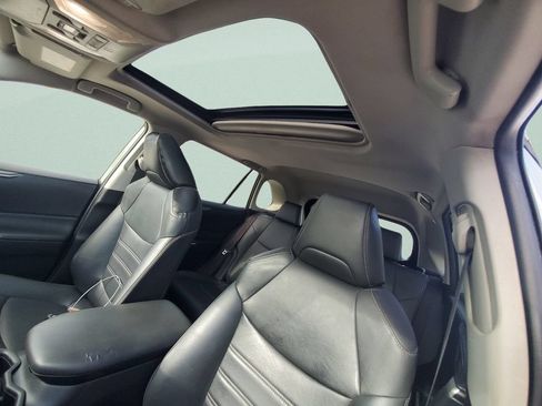 Used 2022 Toyota RAV4 XLE Premium AWD/4WD image 17