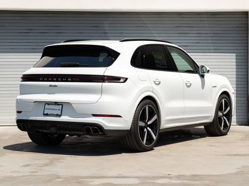 New 2025 Porsche Cayenne Turbo AWD/4WD image 29