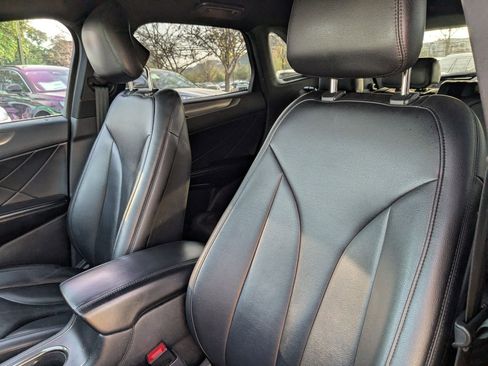 Used 2016 Lincoln MKC Premiere image 11