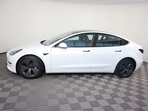 Used 2023 Tesla Model 3 Standard Range image 8