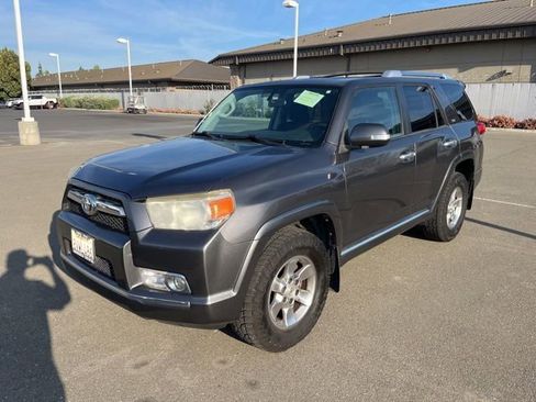 Used 2011 Toyota 4Runner SR5 w/ Convenience Pkg image 1