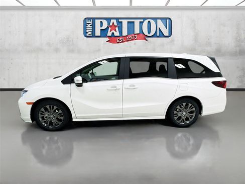 New 2026 Honda Odyssey Touring image 4