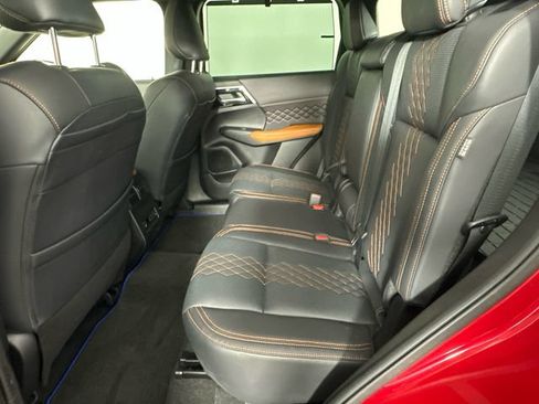 Used 2023 Mitsubishi Outlander SEL AWD/4WD image 15