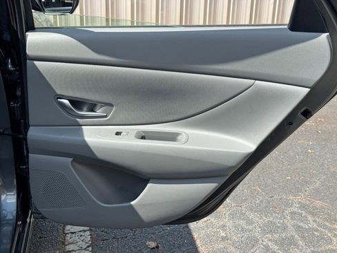 Used 2025 Hyundai Elantra SEL FWD image 44