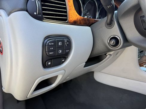 Used 2008 Jaguar XJ8 RWD image 21