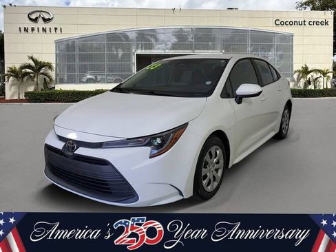 Used 2023 Toyota Corolla LE FWD image 3