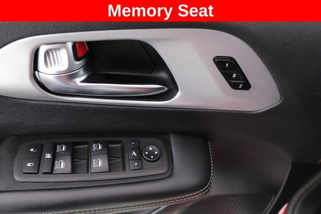 Used 2025 Chrysler Pacifica Limited FWD image 20