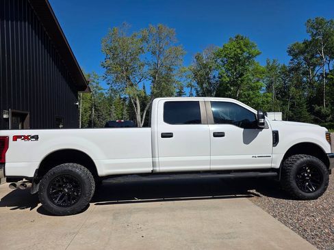 Used 2019 Ford F250 XL w/ Power Equipment Group AWD/4WD image 9