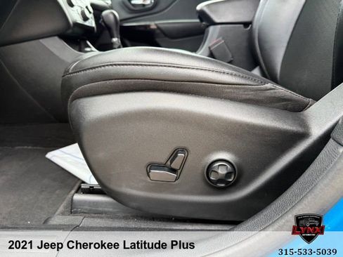 Used 2021 Jeep Cherokee Latitude Plus AWD/4WD image 24