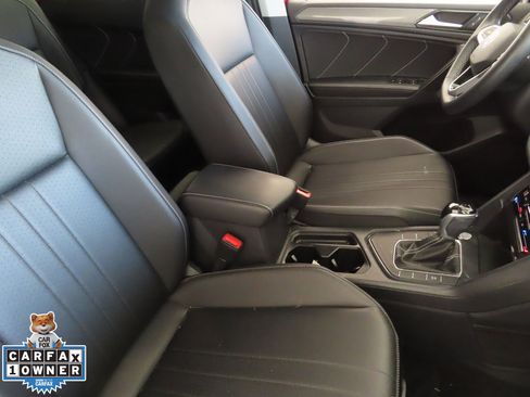 Used 2022 Volkswagen Tiguan SE FWD image 28