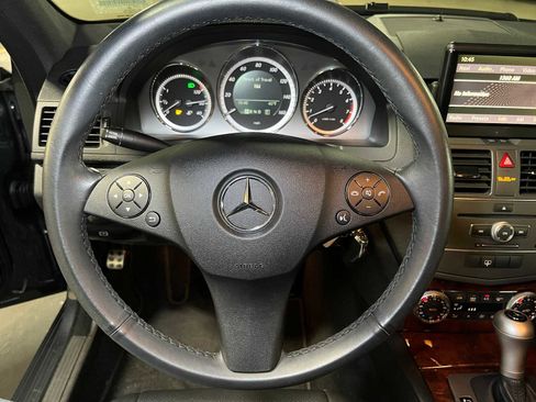 Used 2011 Mercedes-Benz C 300 4MATIC Sedan image 25