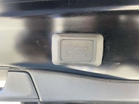 Used 2023 Toyota RAV4 SE w/ Convenience Package AWD/4WD image 9