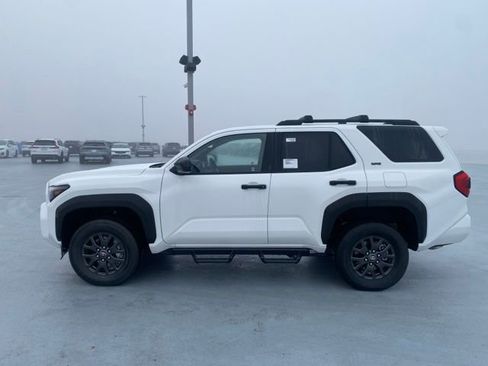 New 2026 Toyota 4Runner SR5 image 7
