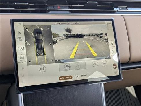 New 2025 Land Rover Range Rover SE image 14