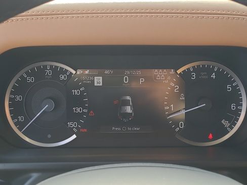 Used 2023 Land Rover Defender 110 X-Dynamic SE image 21