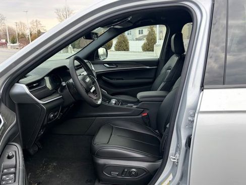 New 2026 Jeep Grand Cherokee Limited AWD/4WD image 16