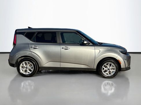 Used 2025 Kia Soul LX w/ LX Technology Package image 4