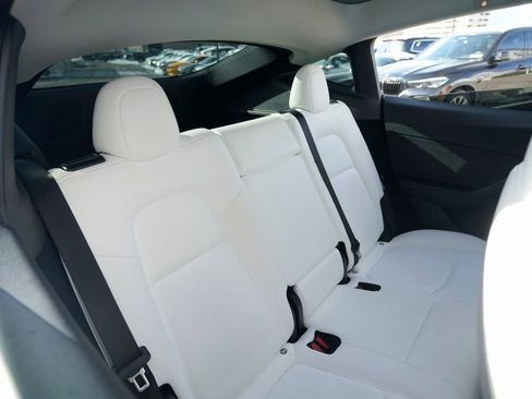 Used 2023 Tesla Model Y 2WD image 21