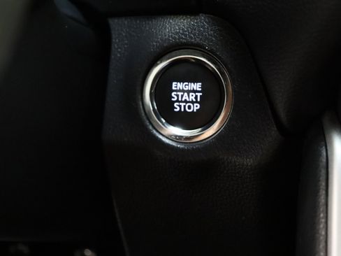 Used 2025 Toyota RAV4 XLE FWD image 18