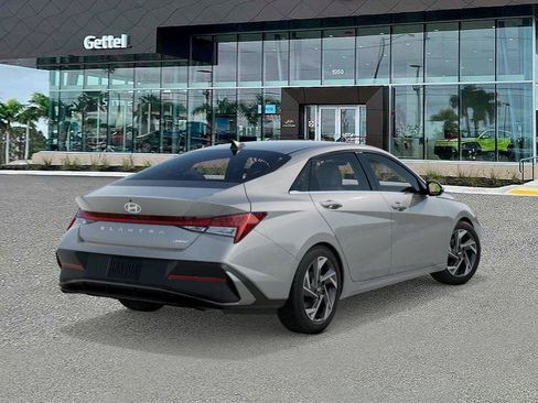 Certified 2025 Hyundai Elantra Limited image 4
