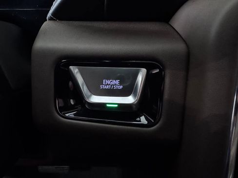 Certified 2025 GMC Yukon Denali Ultimate w/ LPO, Floor Liner Package AWD/4WD image 27