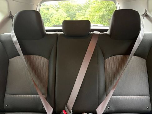 Used 2025 Kia Soul LX w/ LX Technology Package FWD image 36