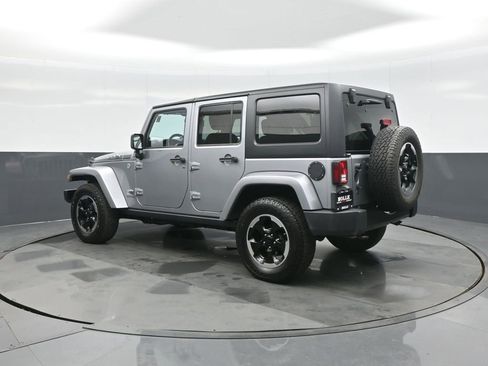 Used 2014 Jeep Wrangler Unlimited Sahara image 5