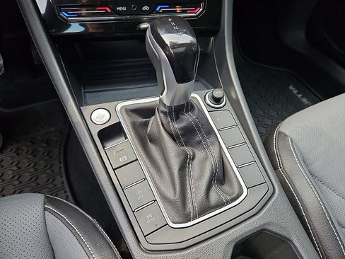 Certified 2025 Volkswagen Jetta SEL FWD image 16