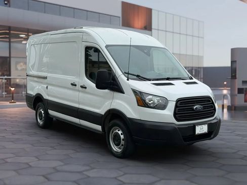 Used 2019 Ford Transit 250 130 Medium Roof RWD image 8