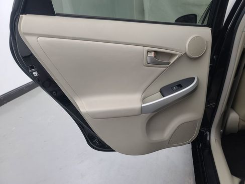 Used 2013 Toyota Prius Four image 18