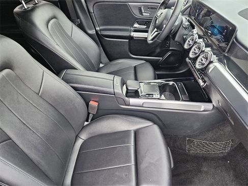 Used 2020 Mercedes-Benz GLB 250 4MATIC image 14