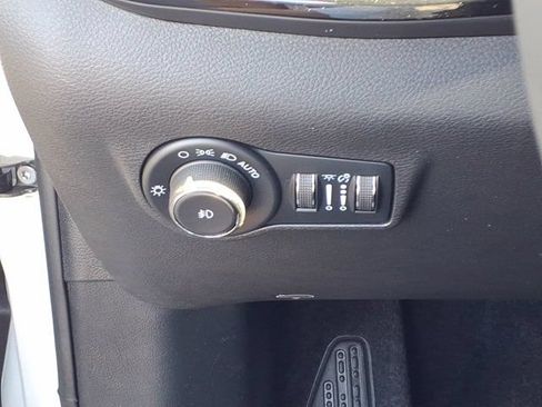 New 2026 Jeep Compass Latitude AWD/4WD image 14