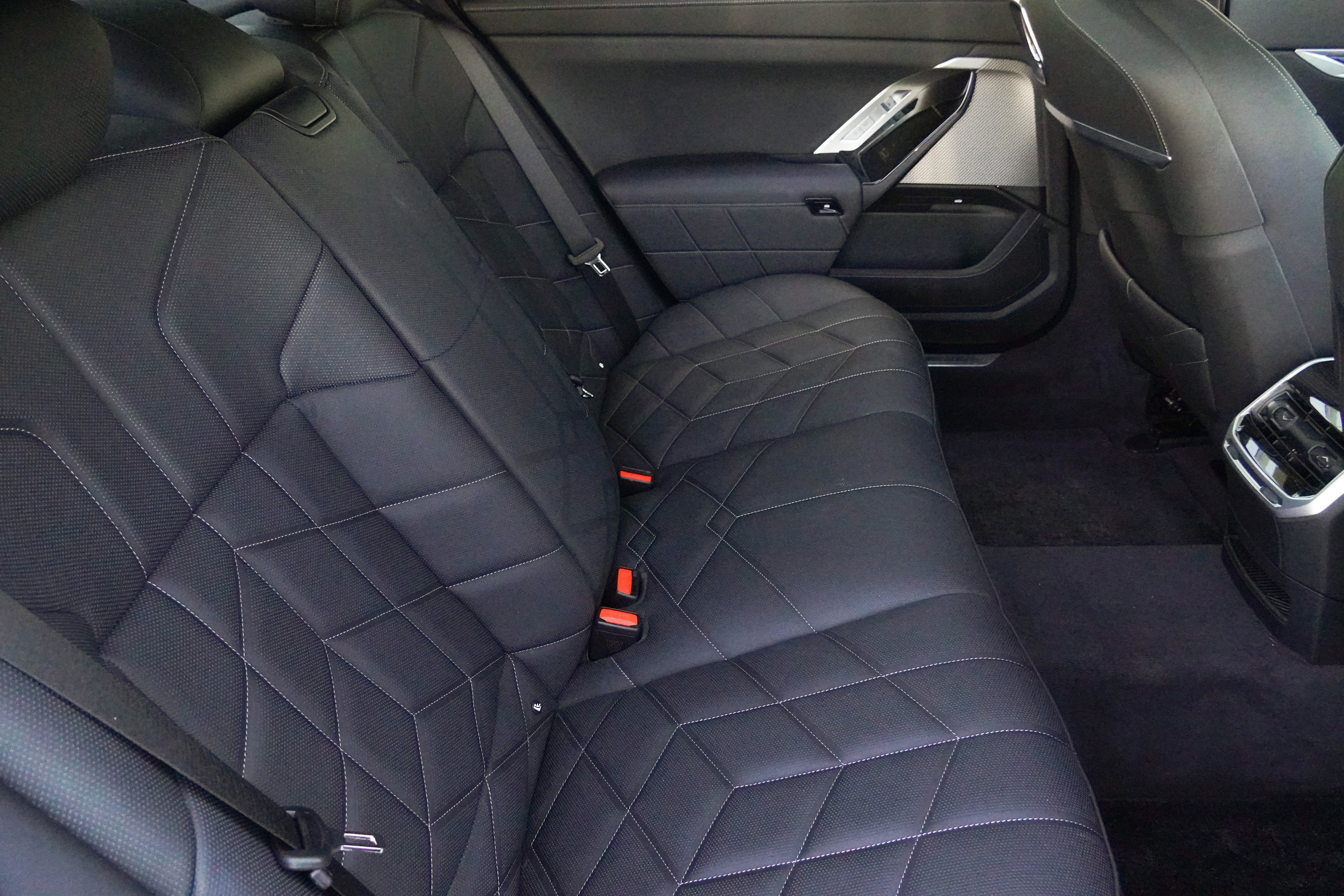 Certified 2024 BMW 740i RWD image 34