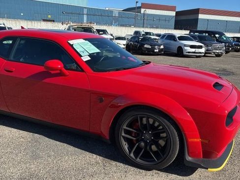 Used 2019 Dodge Challenger SRT Hellcat Redeye image 3