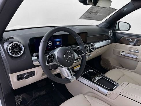 Used 2026 Mercedes-Benz GLB 250 image 9