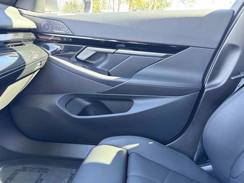 Certified 2025 BMW 530i xDrive w/ Premium Package image 22